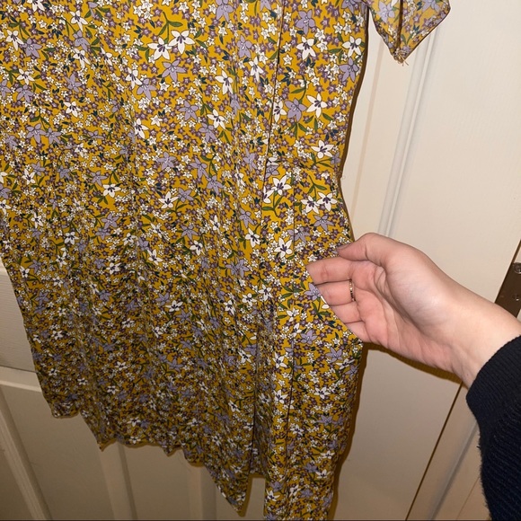 Francesca’s Floral Romper - Picture 3 of 5